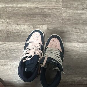 Bubblegum Atmosphere air jordan’s that are navy blue, light pink, and white!